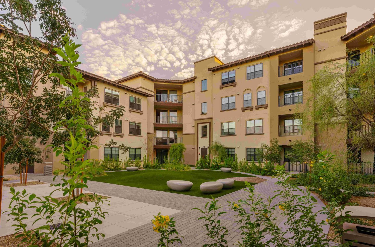 Manor Scottsdale Image 15