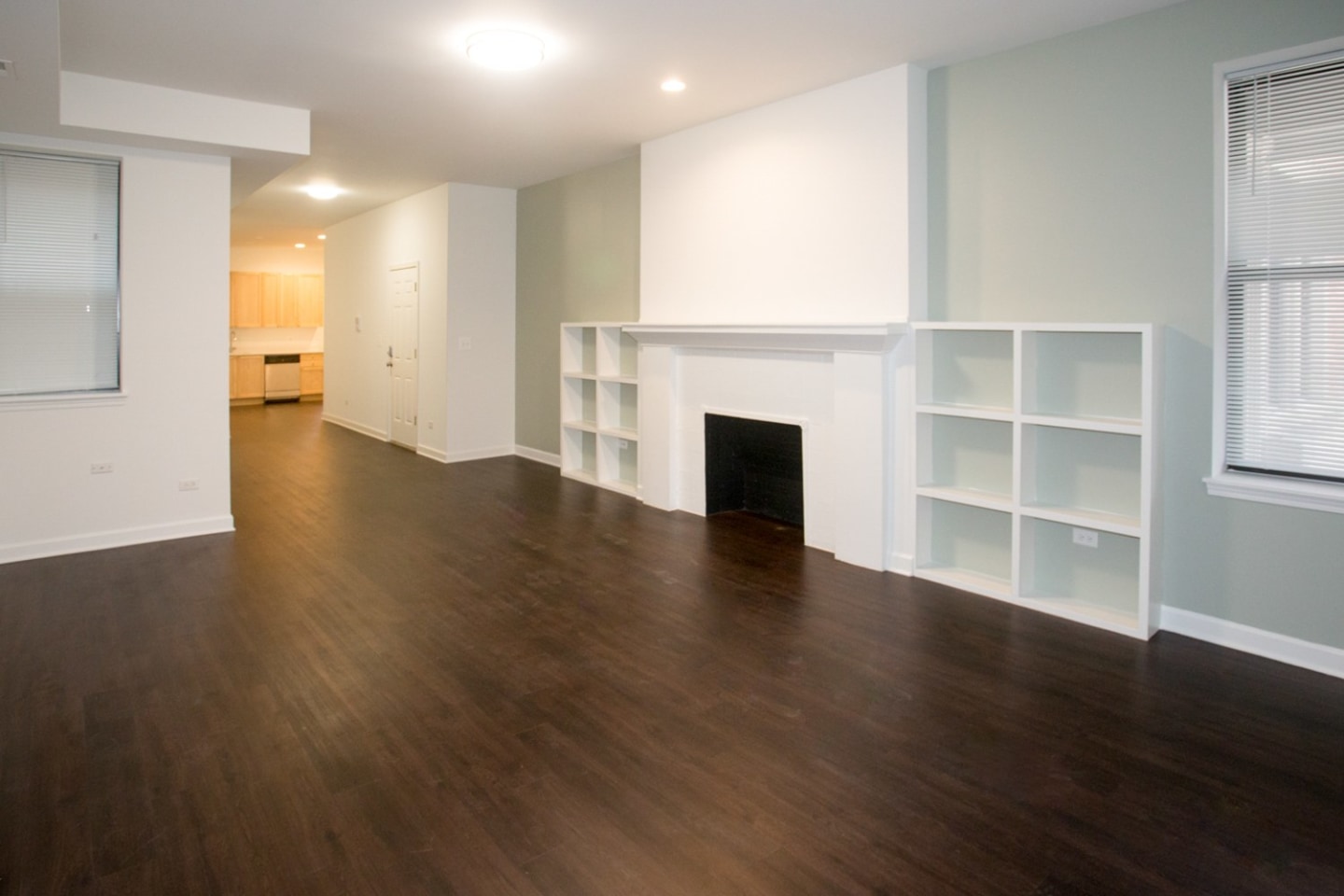 5507-5509 S Hyde Park Boulevard Image 7