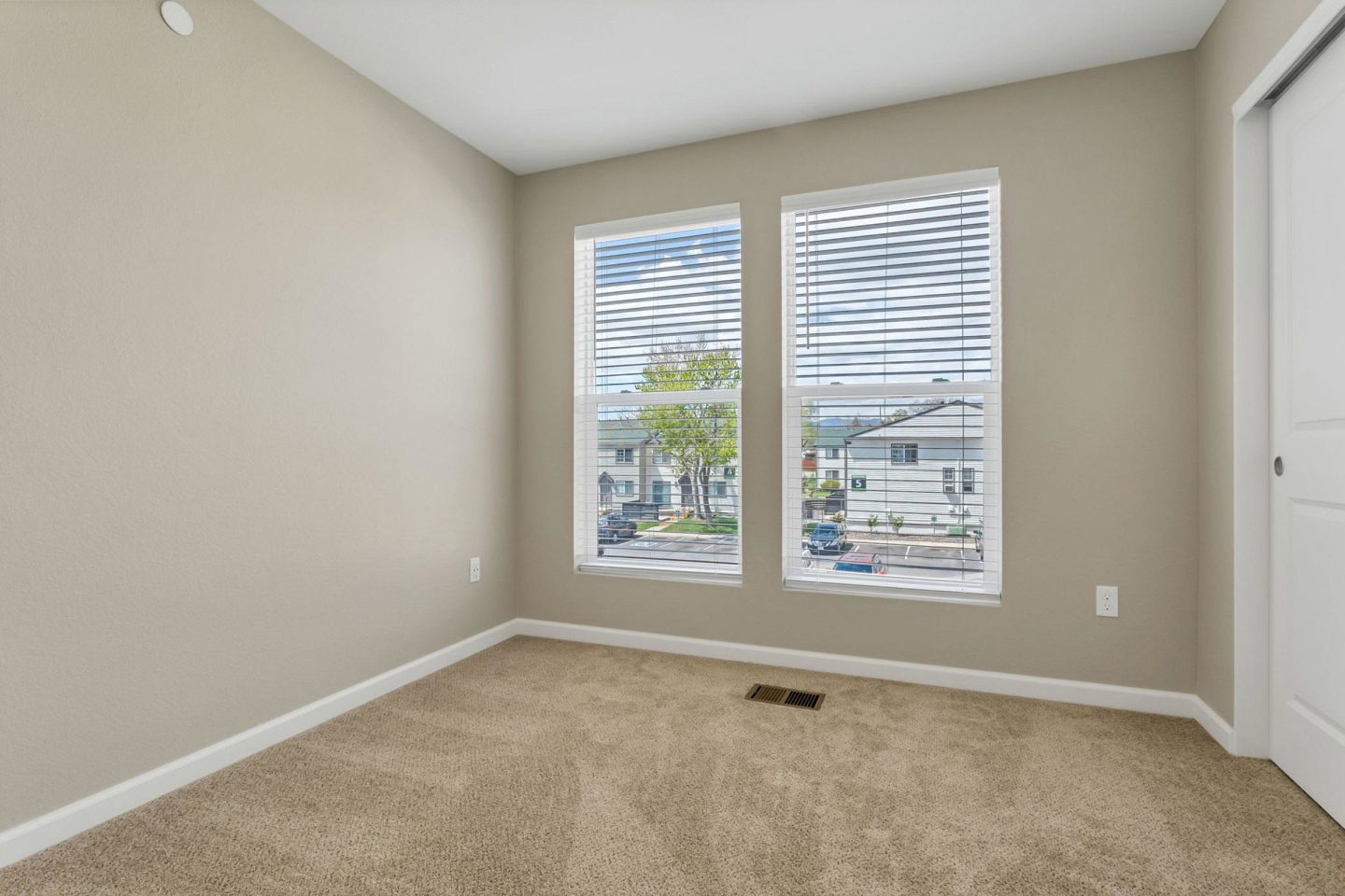 Briar Grove Townhomes Image 204