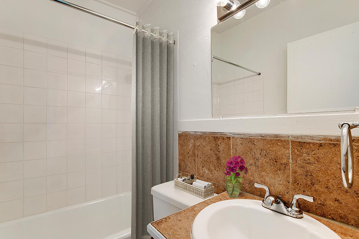 1522 Lafayette Image 5