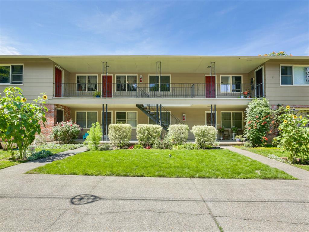 Monroe Manor Apartments Image 7