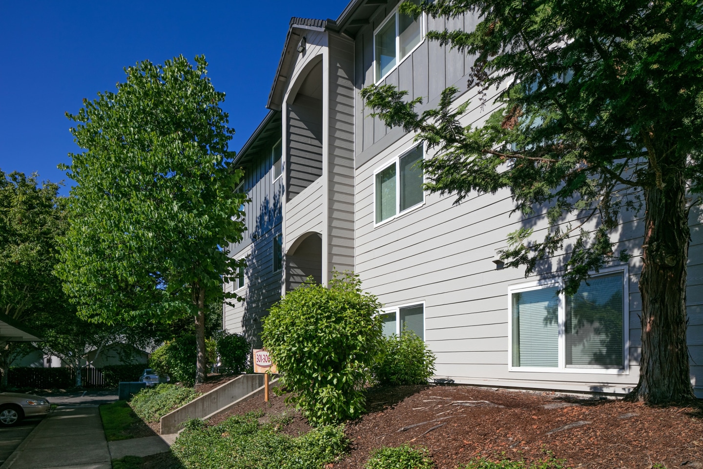 River Terrace Apartments Image 5
