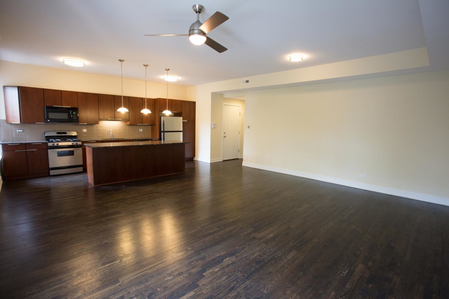 5118  S. Greenwood Image 14