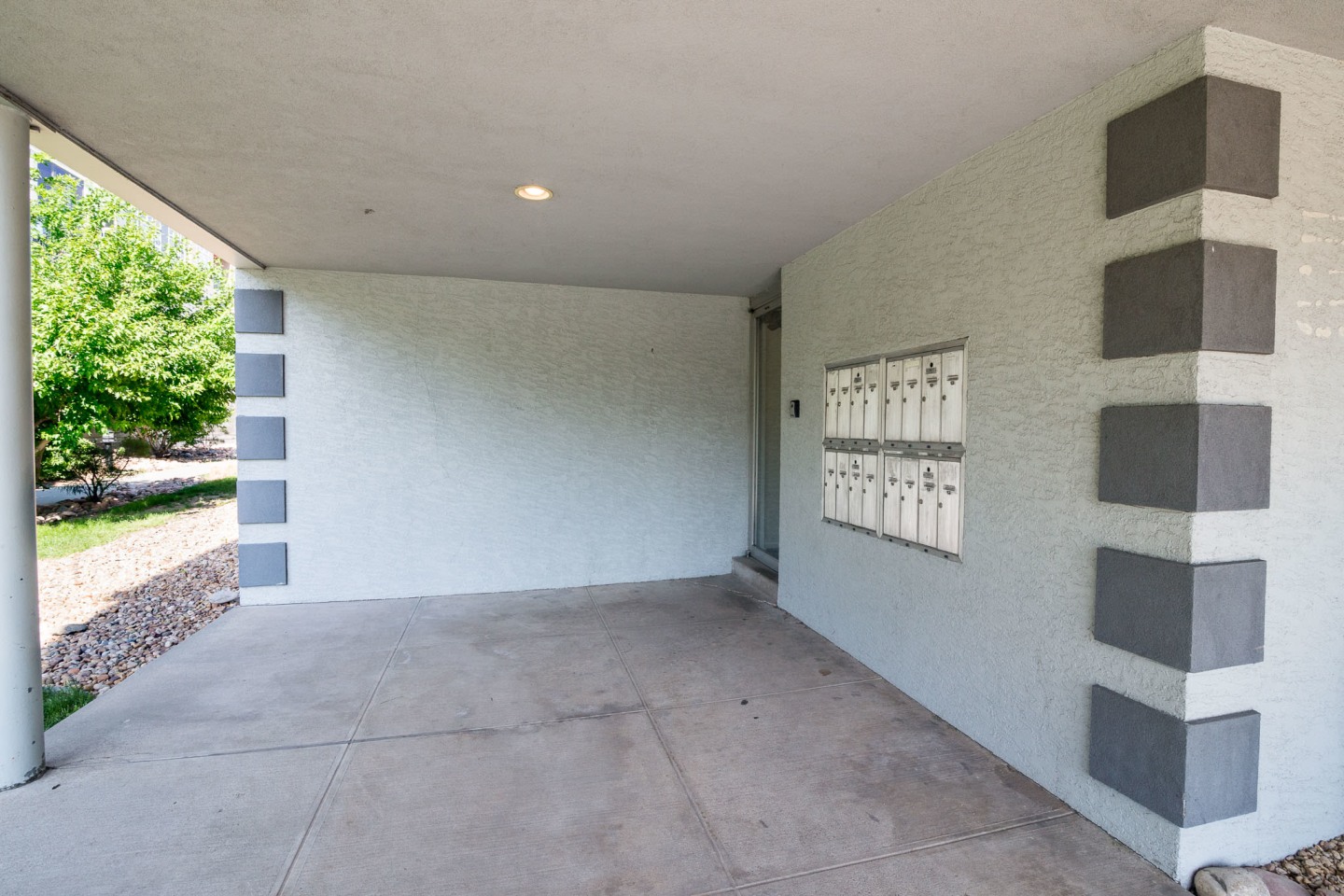 University 16 Image 11