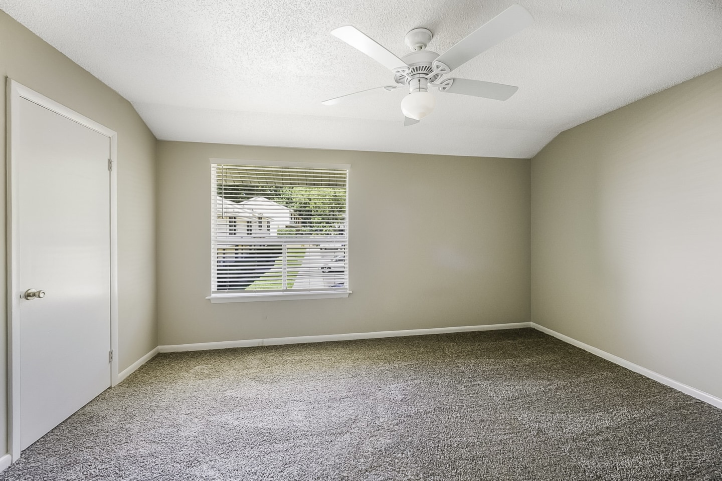 Pine Ridge Apartments Image 19