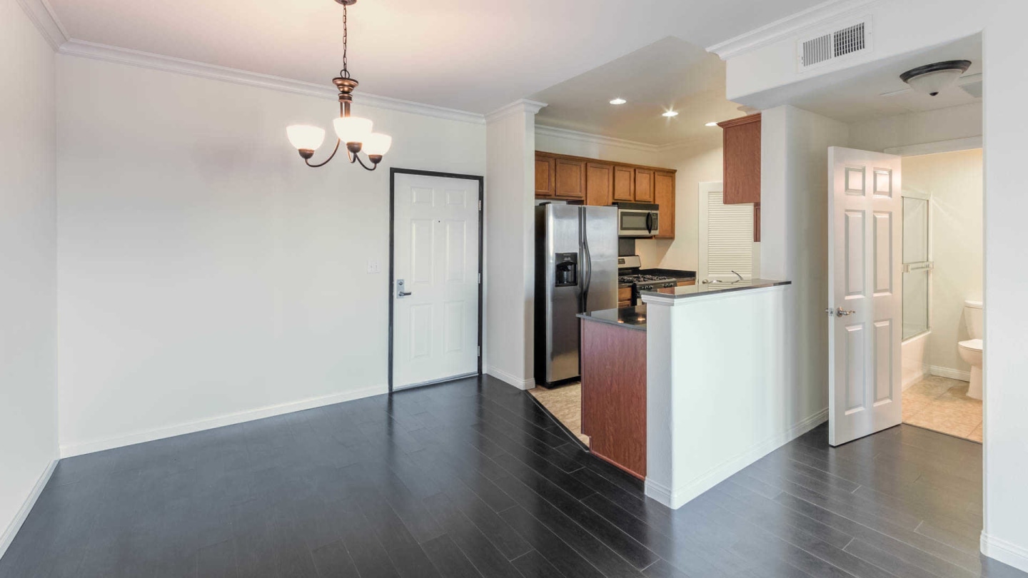 Versailles Koreatown Image 11