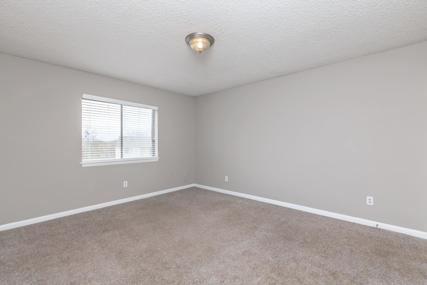 Hickory View Image 18