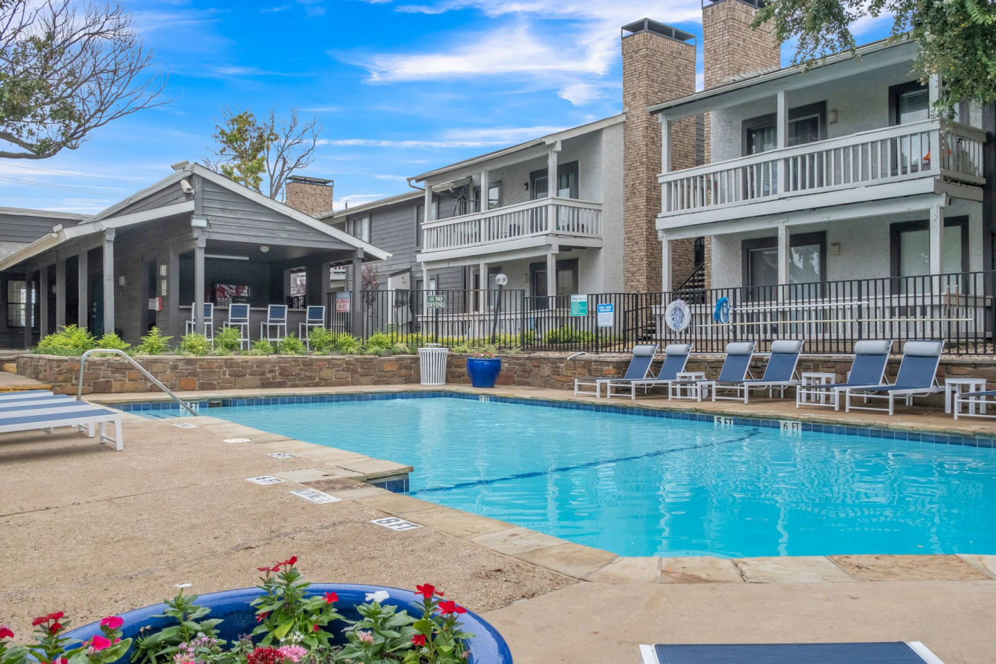 Riverwalk Apartments Image 20