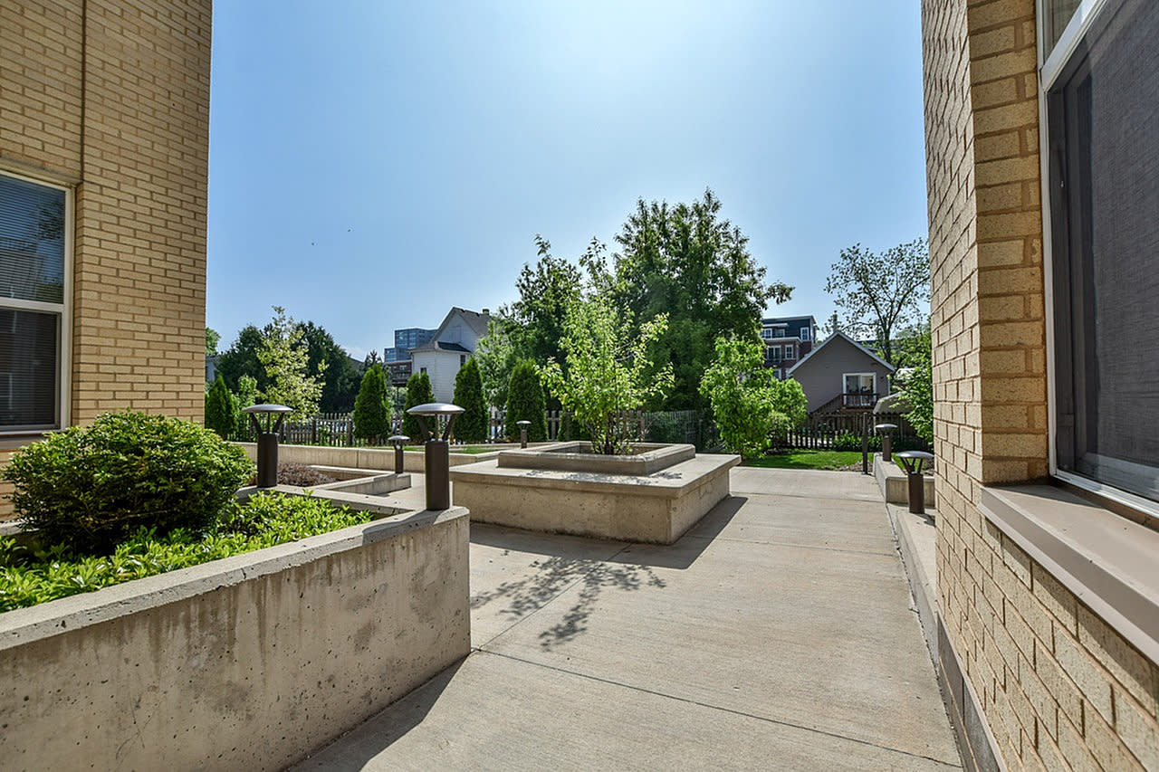 700 East Image 44