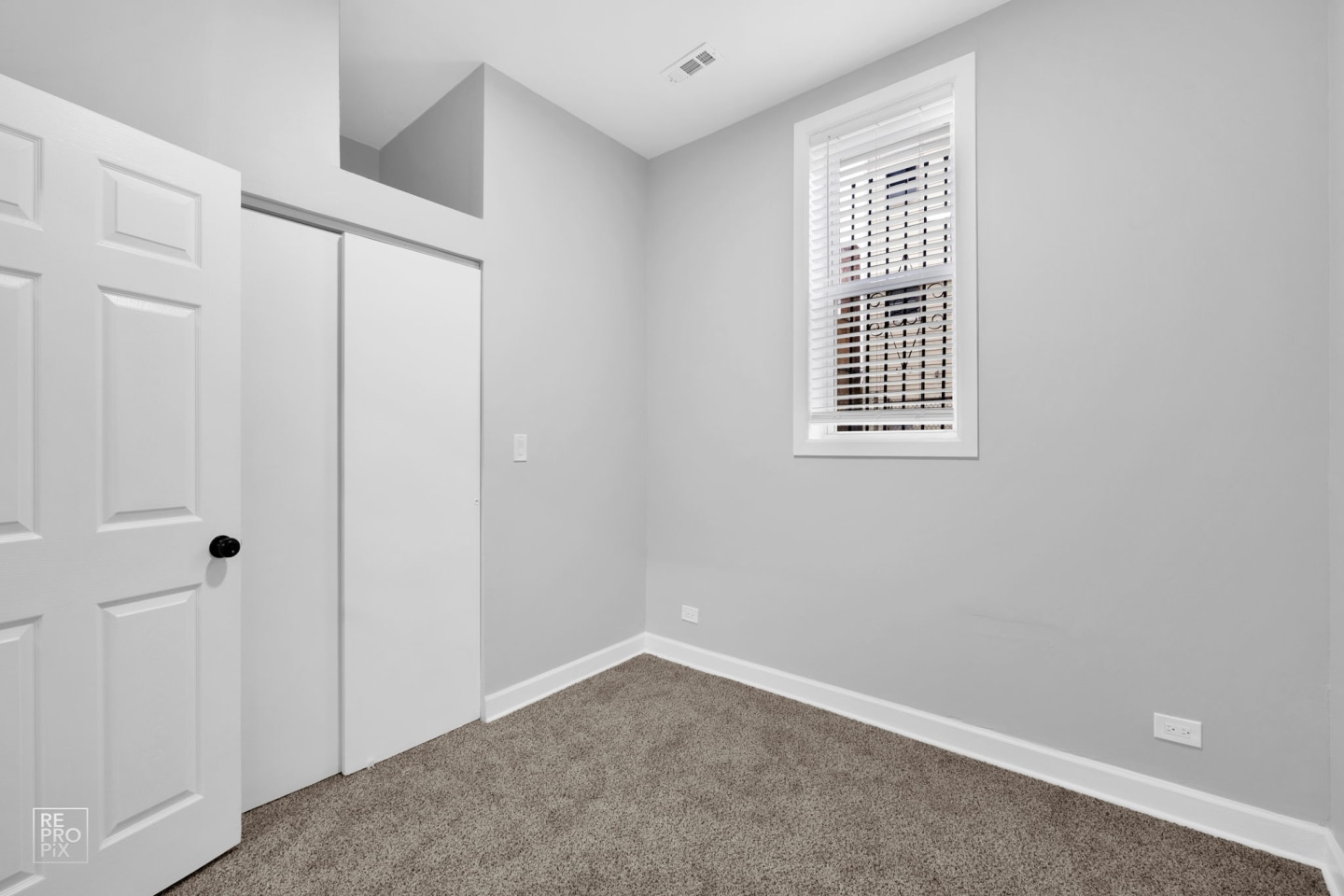 2542 S Trumbull Image 22