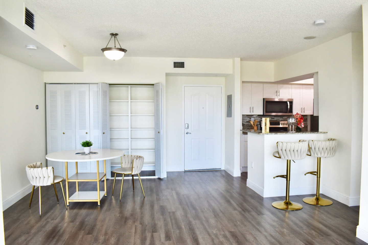 Intracoastal Yacht Club Image 14