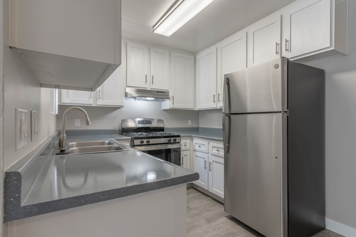 Shoreline Apartments Image 17