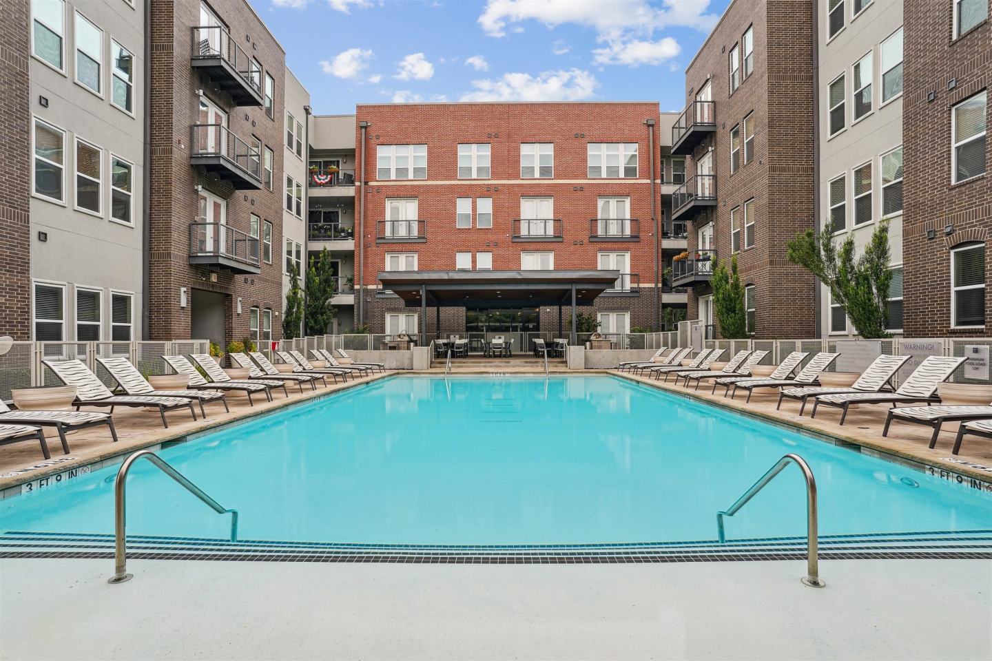 Davis at the Square Image 4