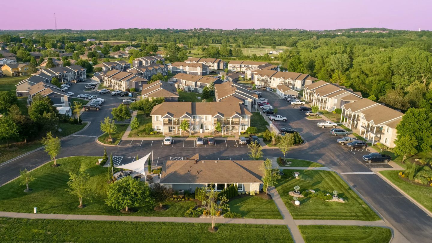Emory Lakes Luxury Apartments Image 30