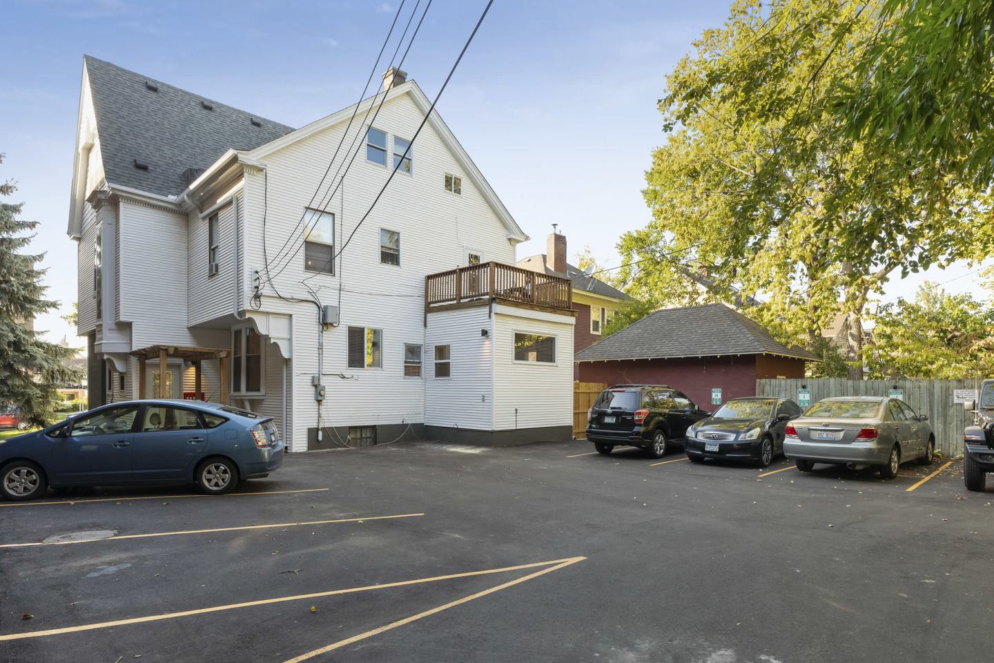 2541 Garfield Image 13