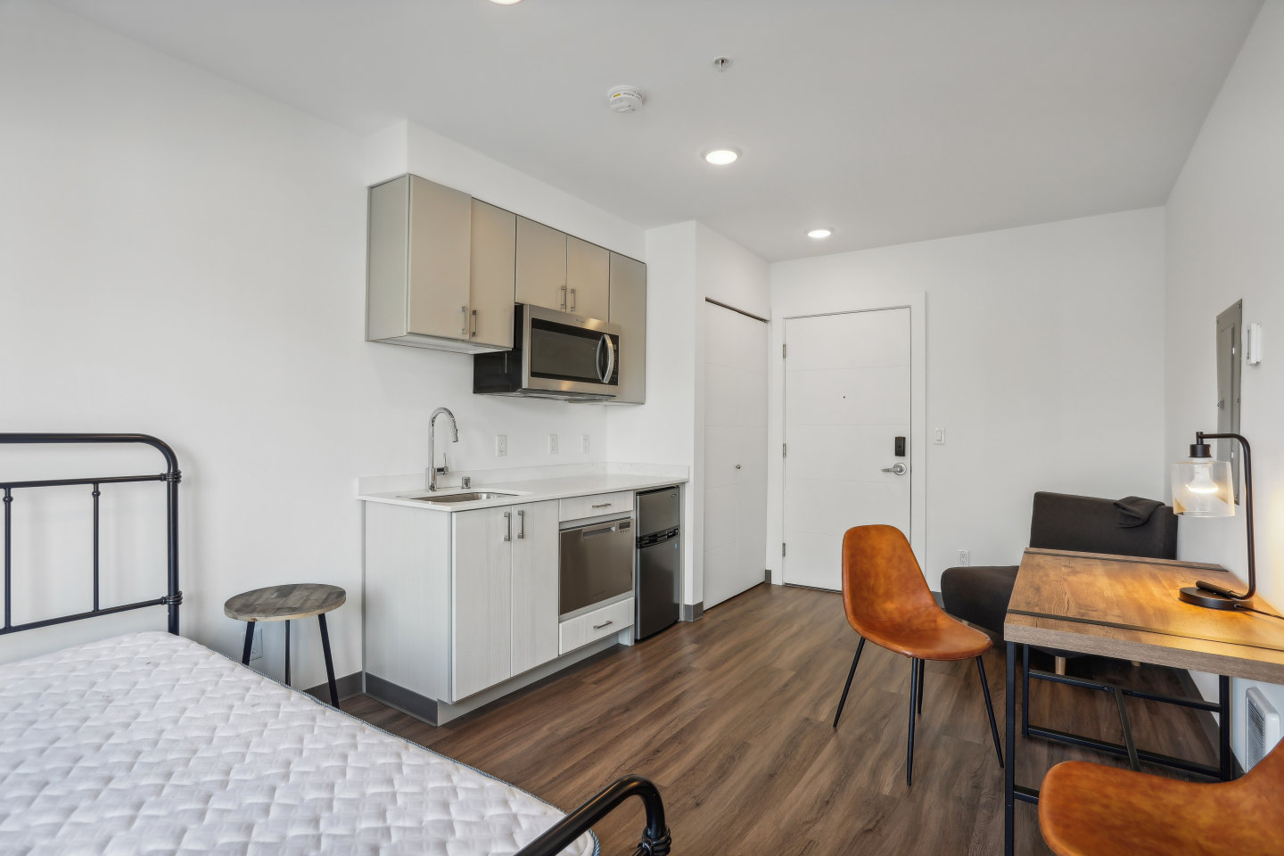 Fifty-Two Apartments - Student Housing Image 17