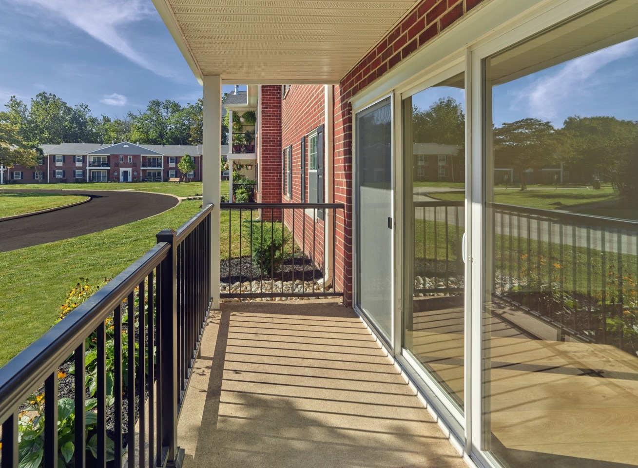 Delmont Apartments Image 11