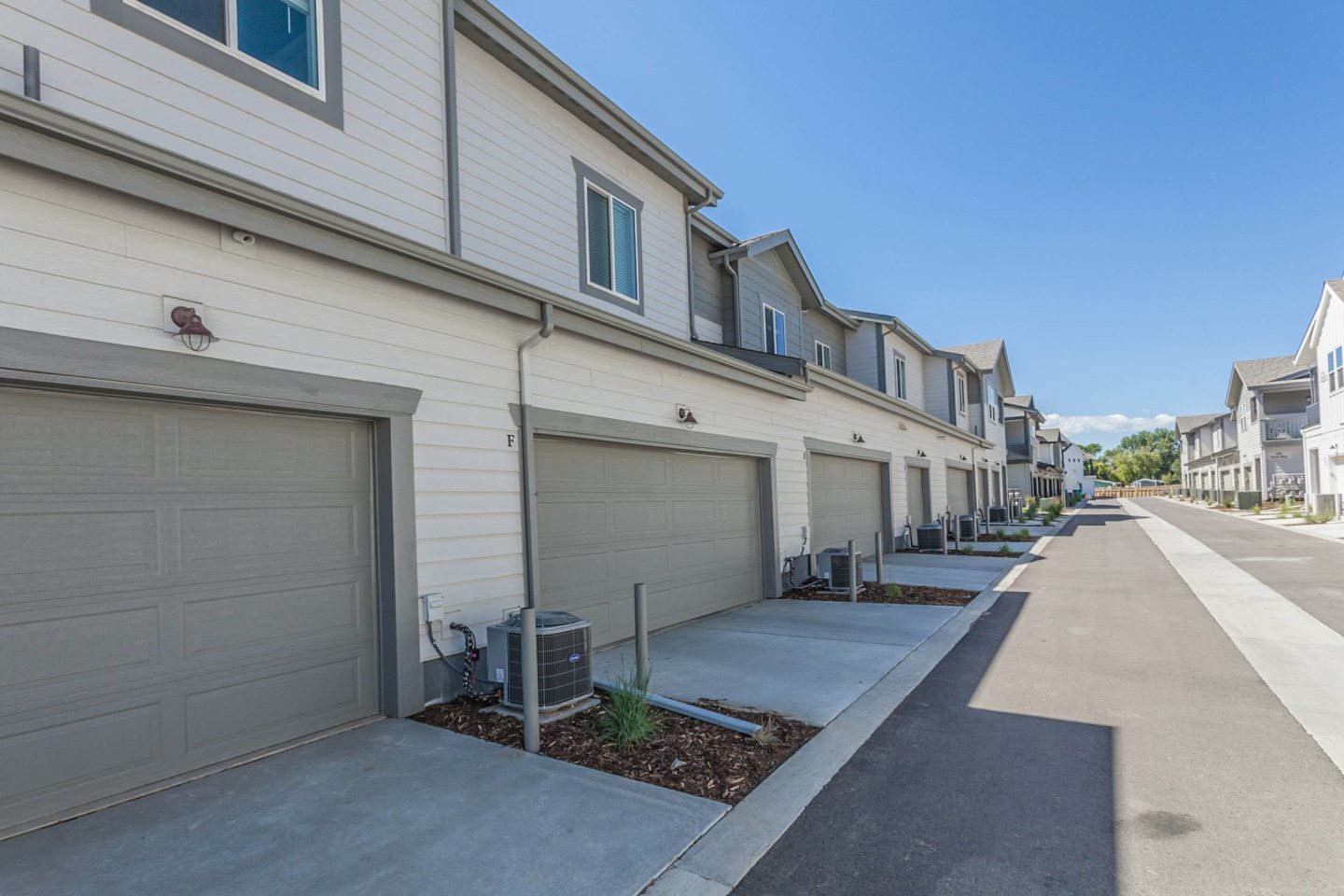 Bloom Rental Living Image 43