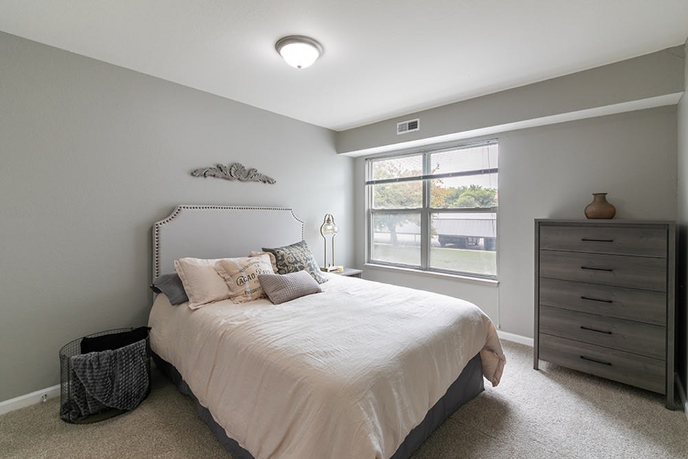 Central Park Apartments Image 6