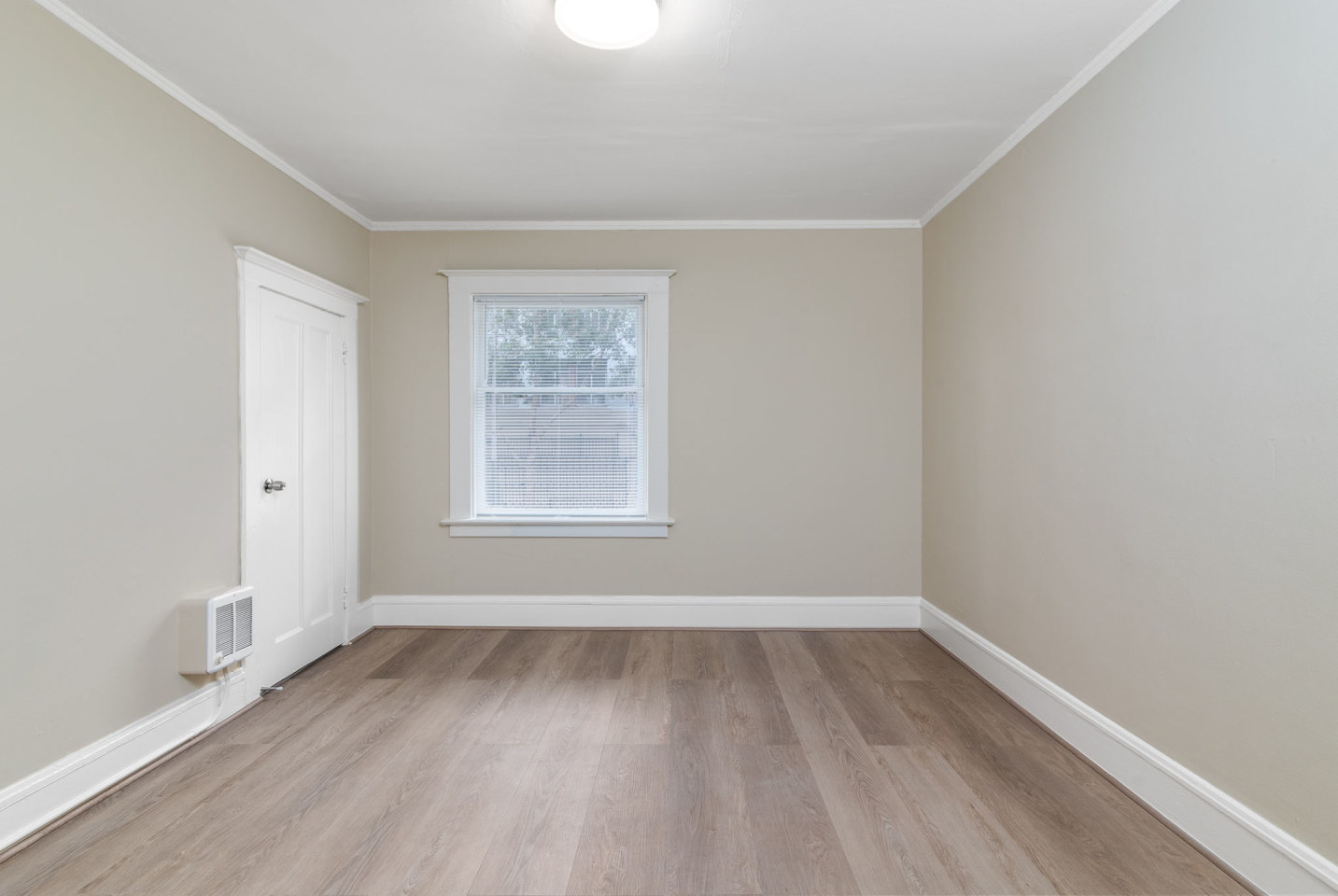 1030 LARKIN Apartments Image 8
