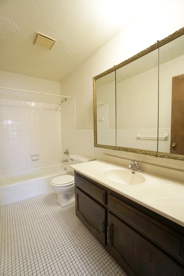 Charlton Place Image 15