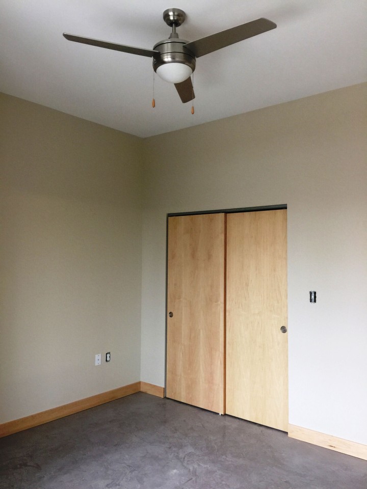 501 Brady Image 13