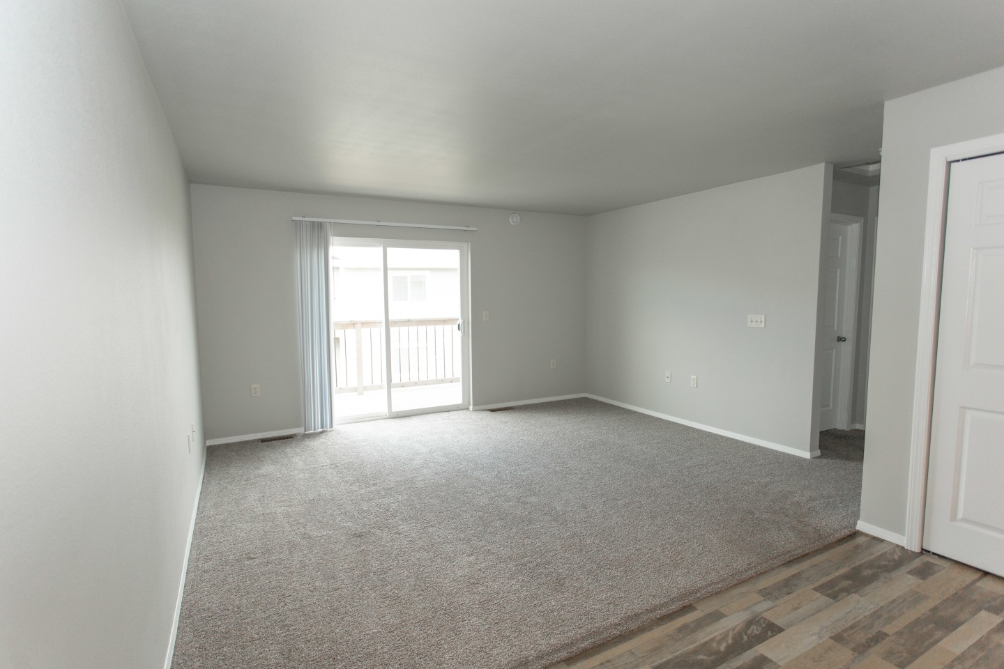 Thelin Center Apartments Image 7