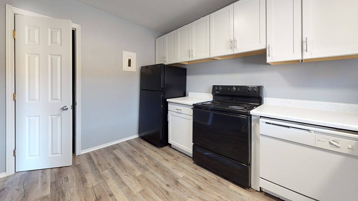 De Cortez Apartments Image 8