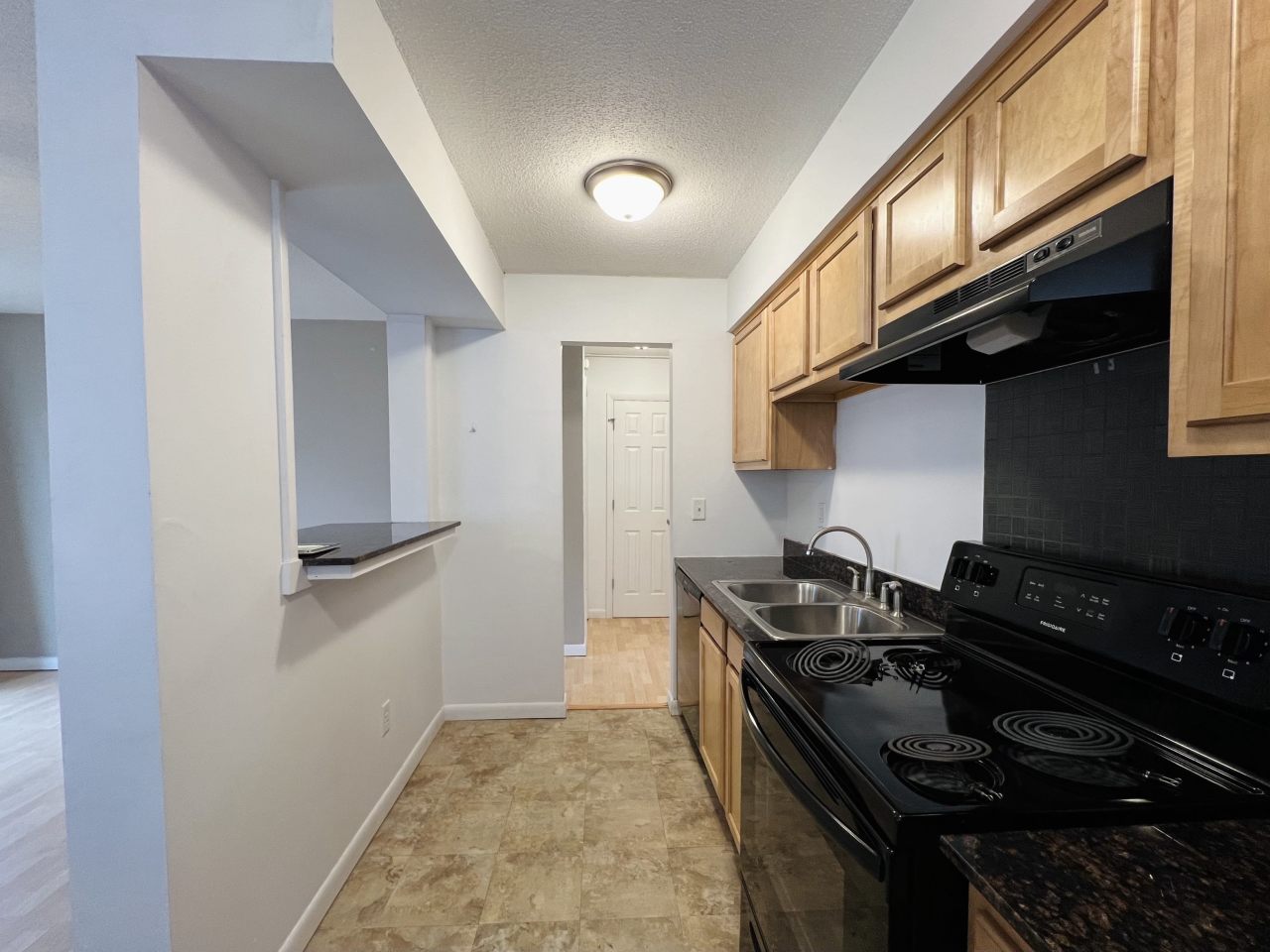 2740 Pleasant Avenue S Image 6