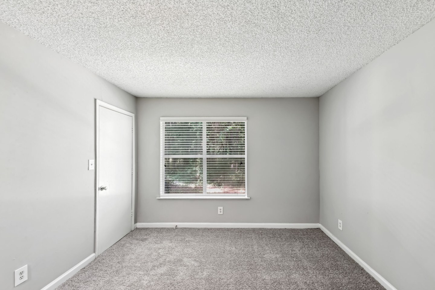 Hampton Point Image 15