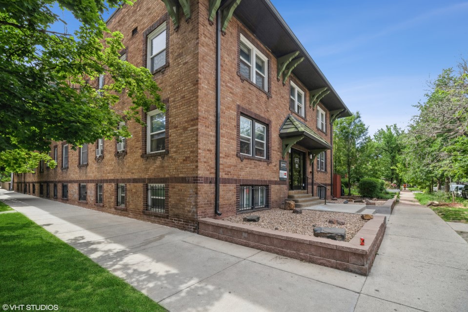 1170 Logan Image 26