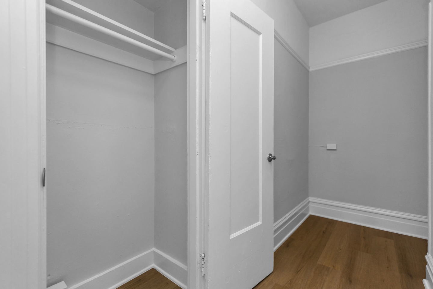 1240 BUSH Image 16