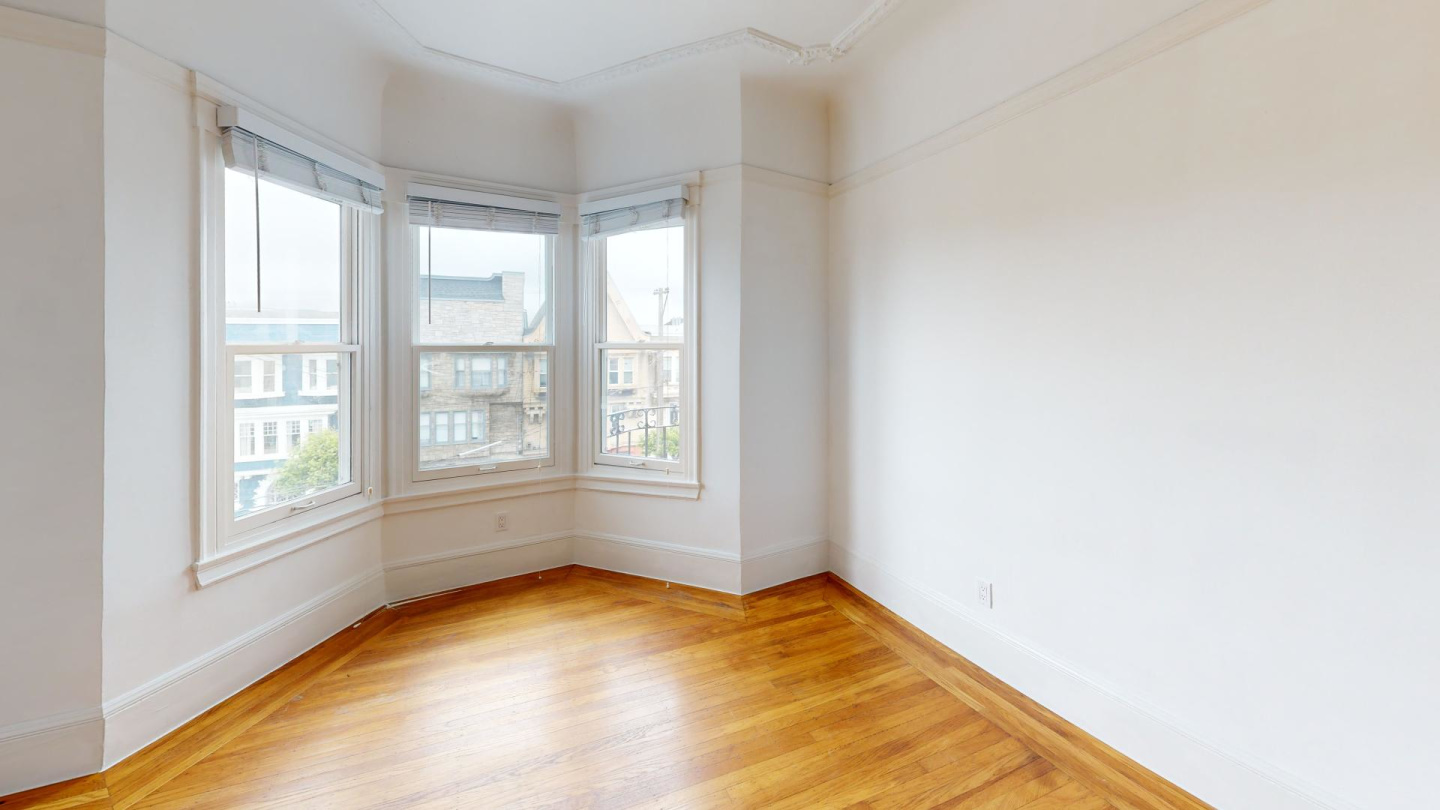 4540 California Image 6