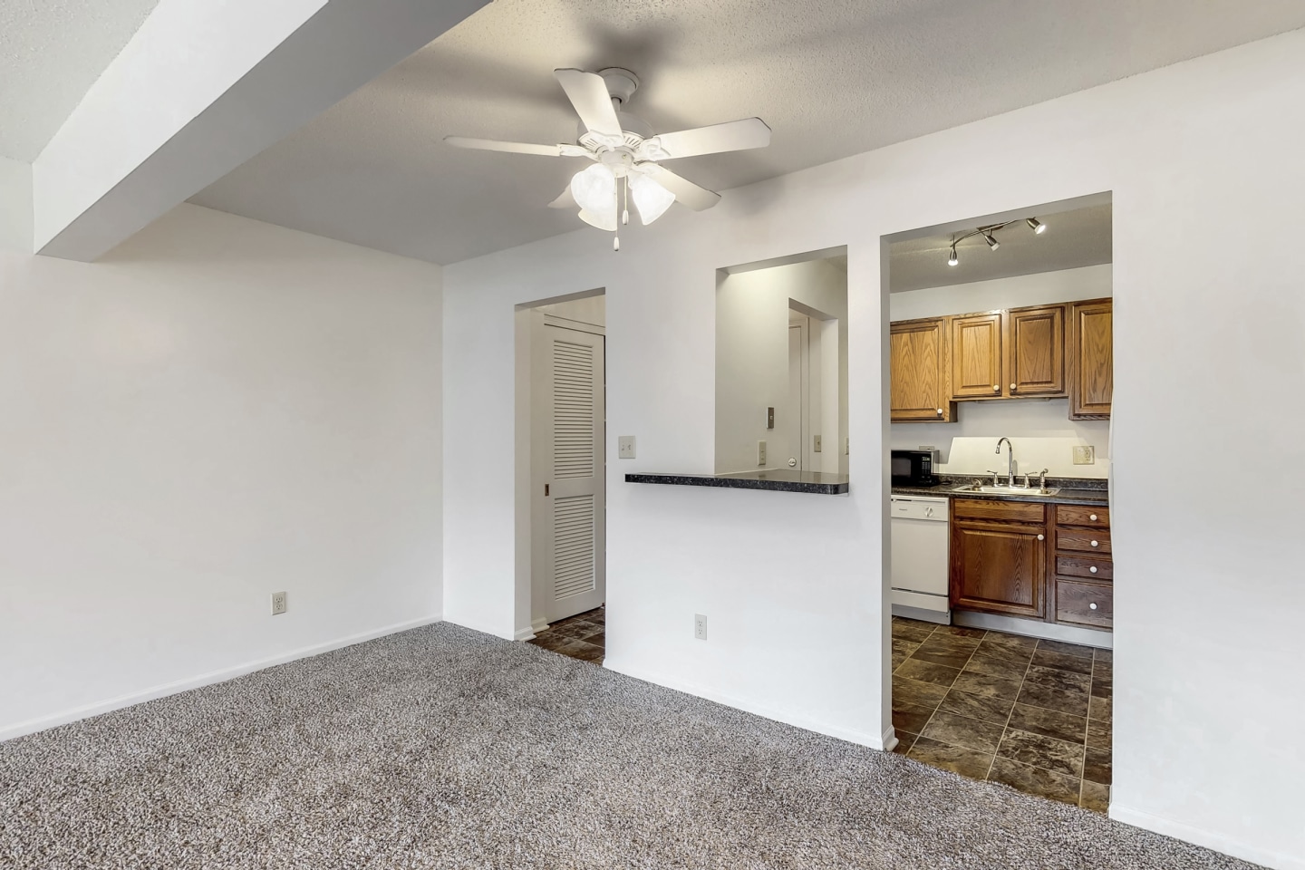 31st Street Apartments Image 17
