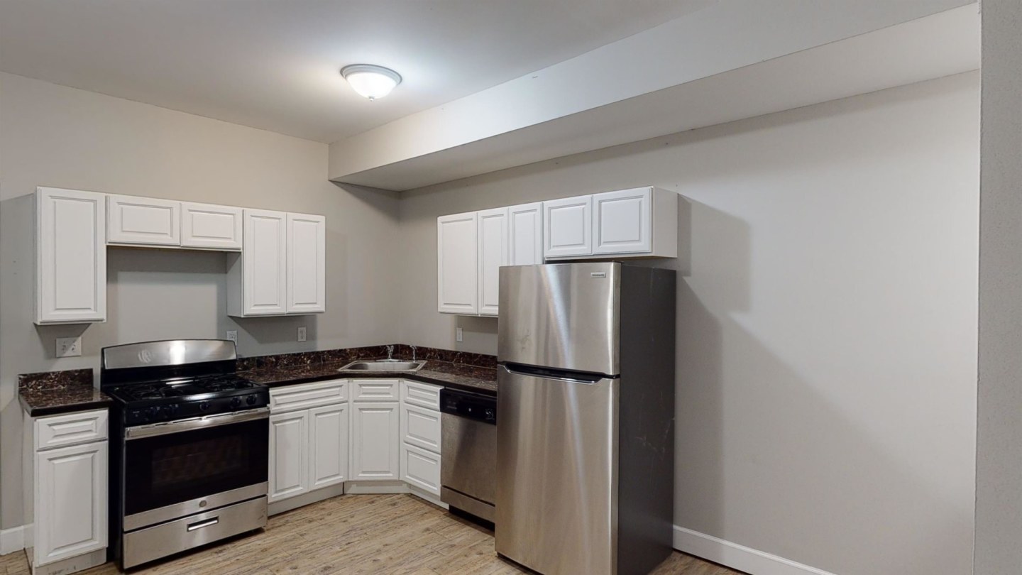 419-425 Porter Ave Image 1