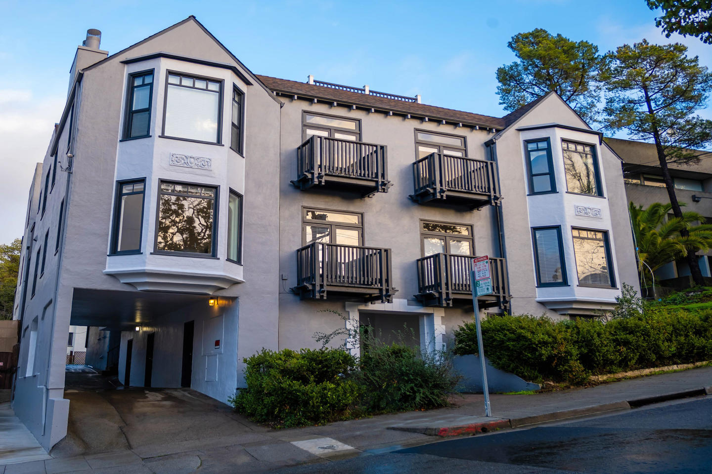 1729 Arch Street Image 6