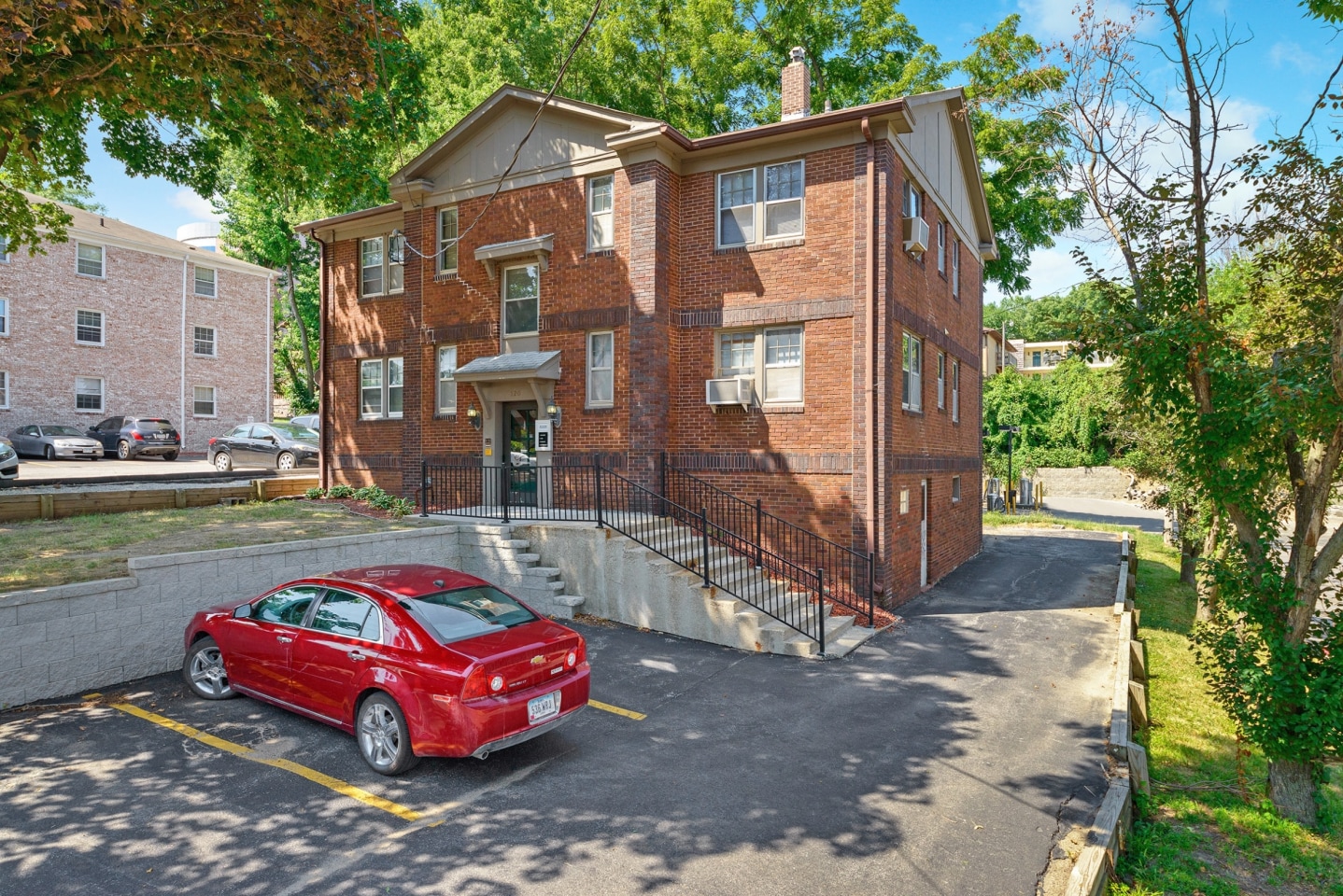 31st Street Apartments Image 6