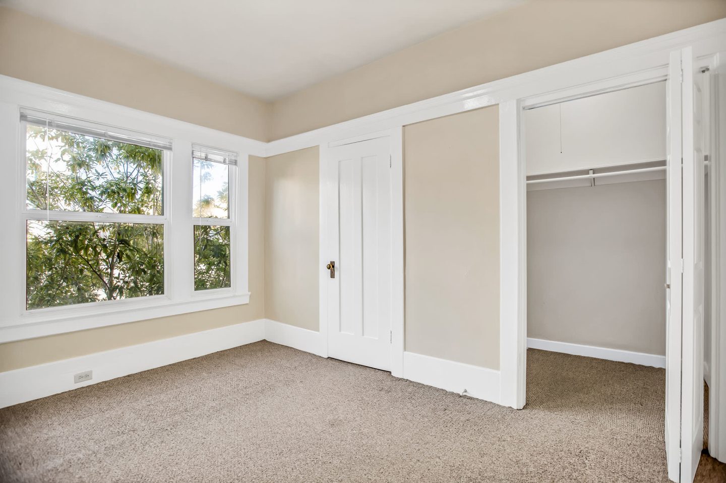 1025 Post Apartments Image 4