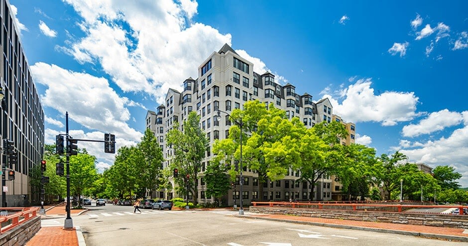 Student Housing - Varsity on K Image 5