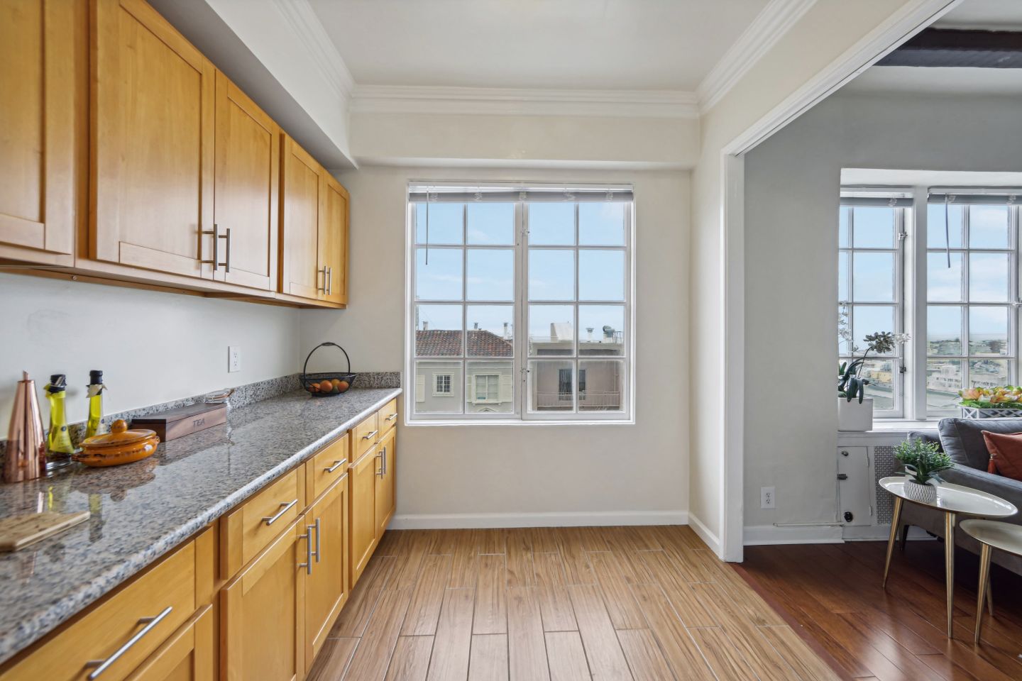 899 Green Street Image 3