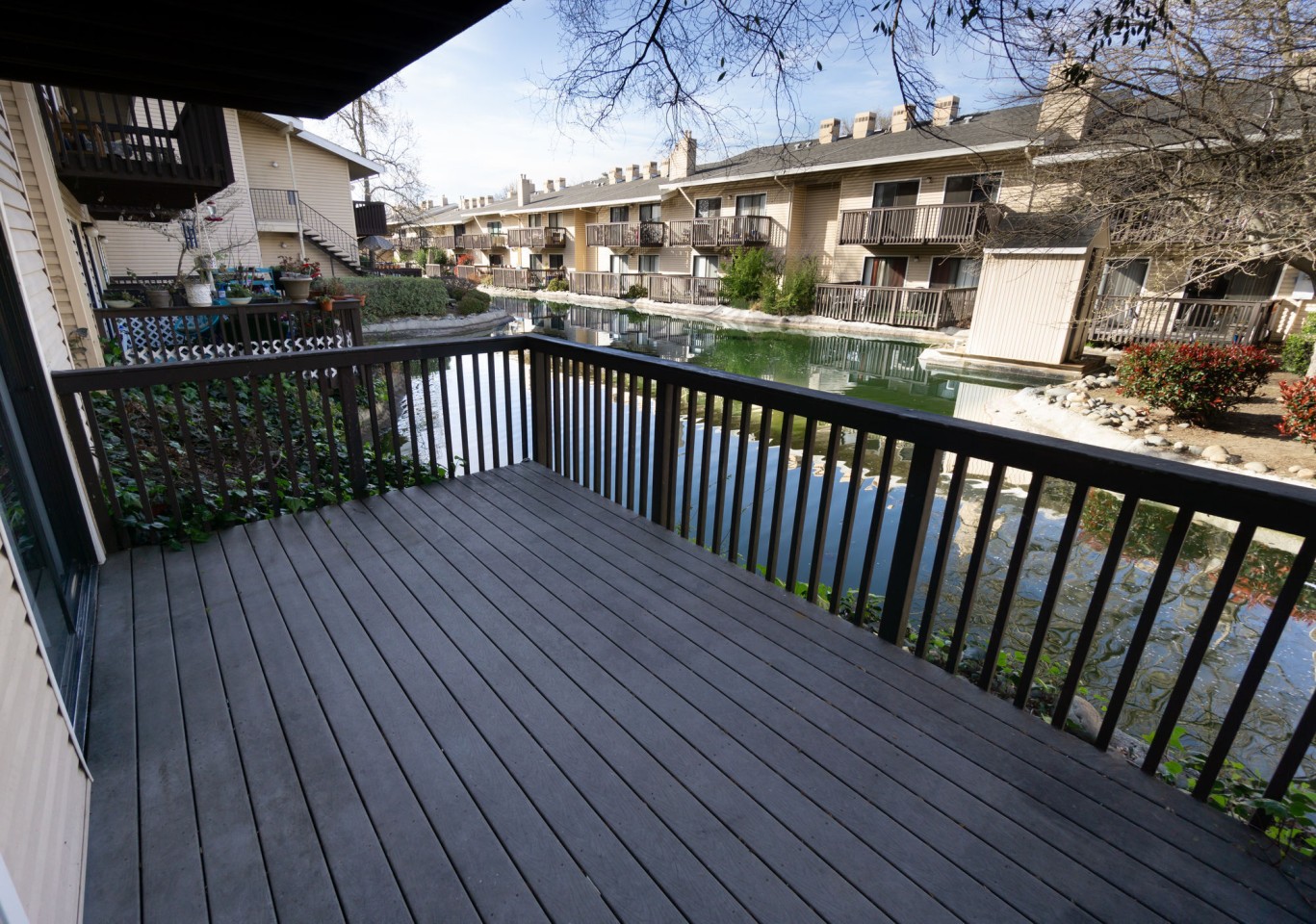 Edgewater Apartments Image 2