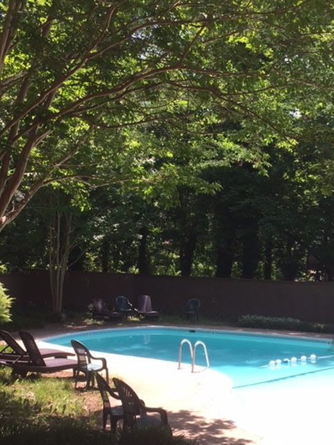 Montrose Manor Image 17