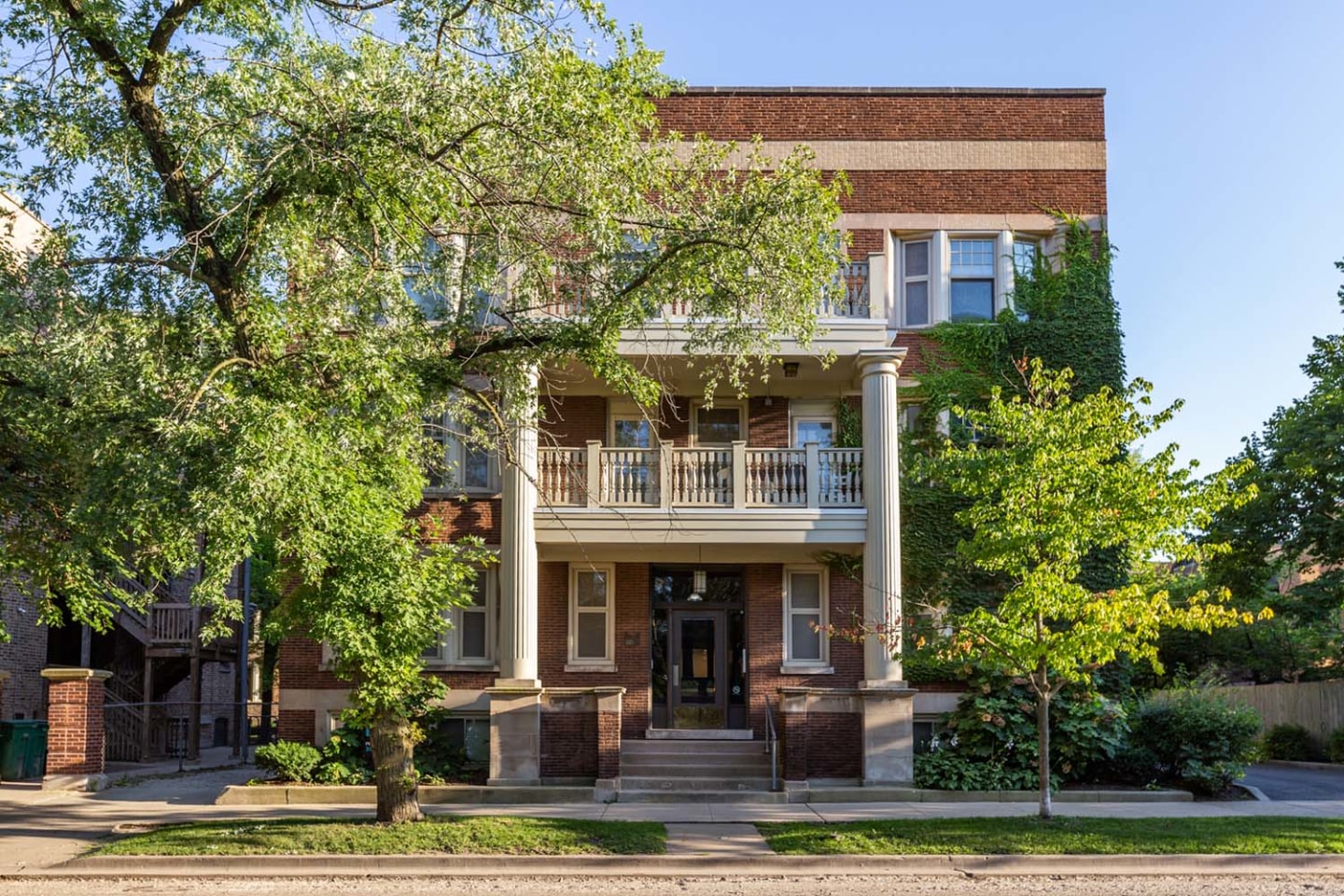 1413-15 E 53rd Image 3