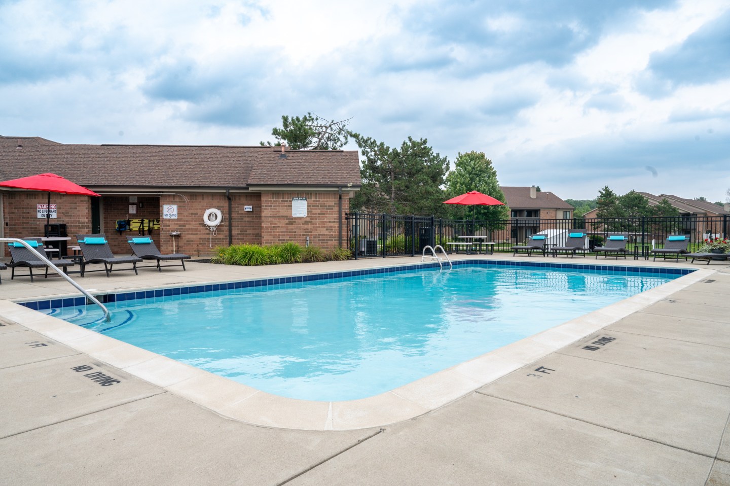 Pine Ridge Apartments Image 20