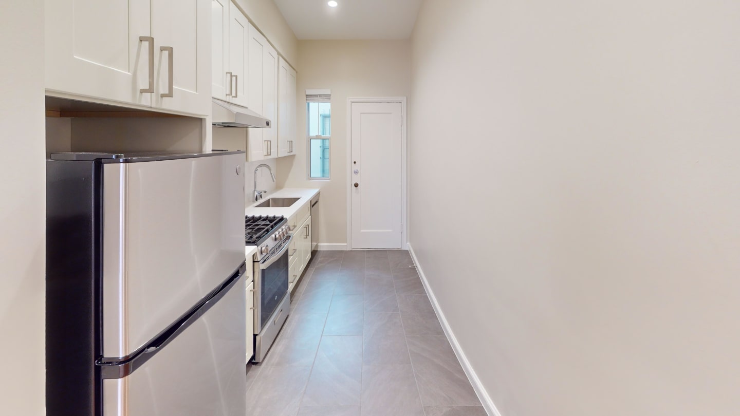 915 Pierce Image 11