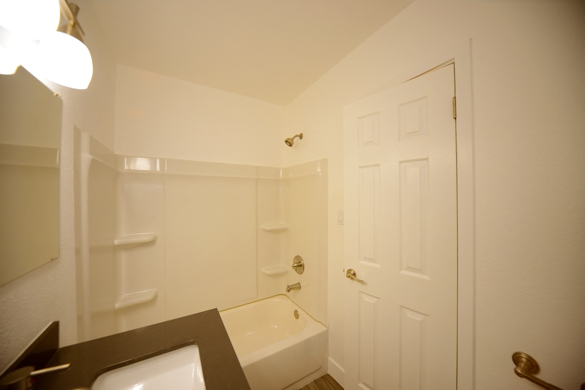 Atrium Court Image 15