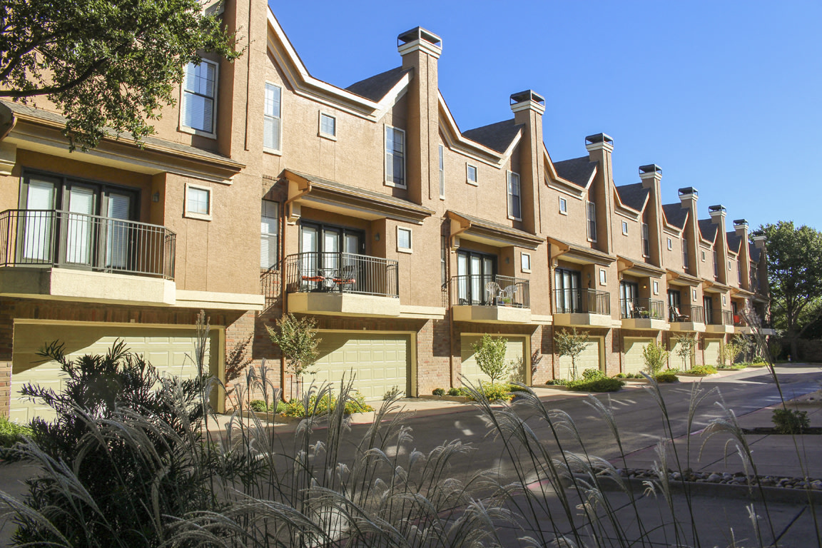 The Brownstones Townhome Apartments Image 44