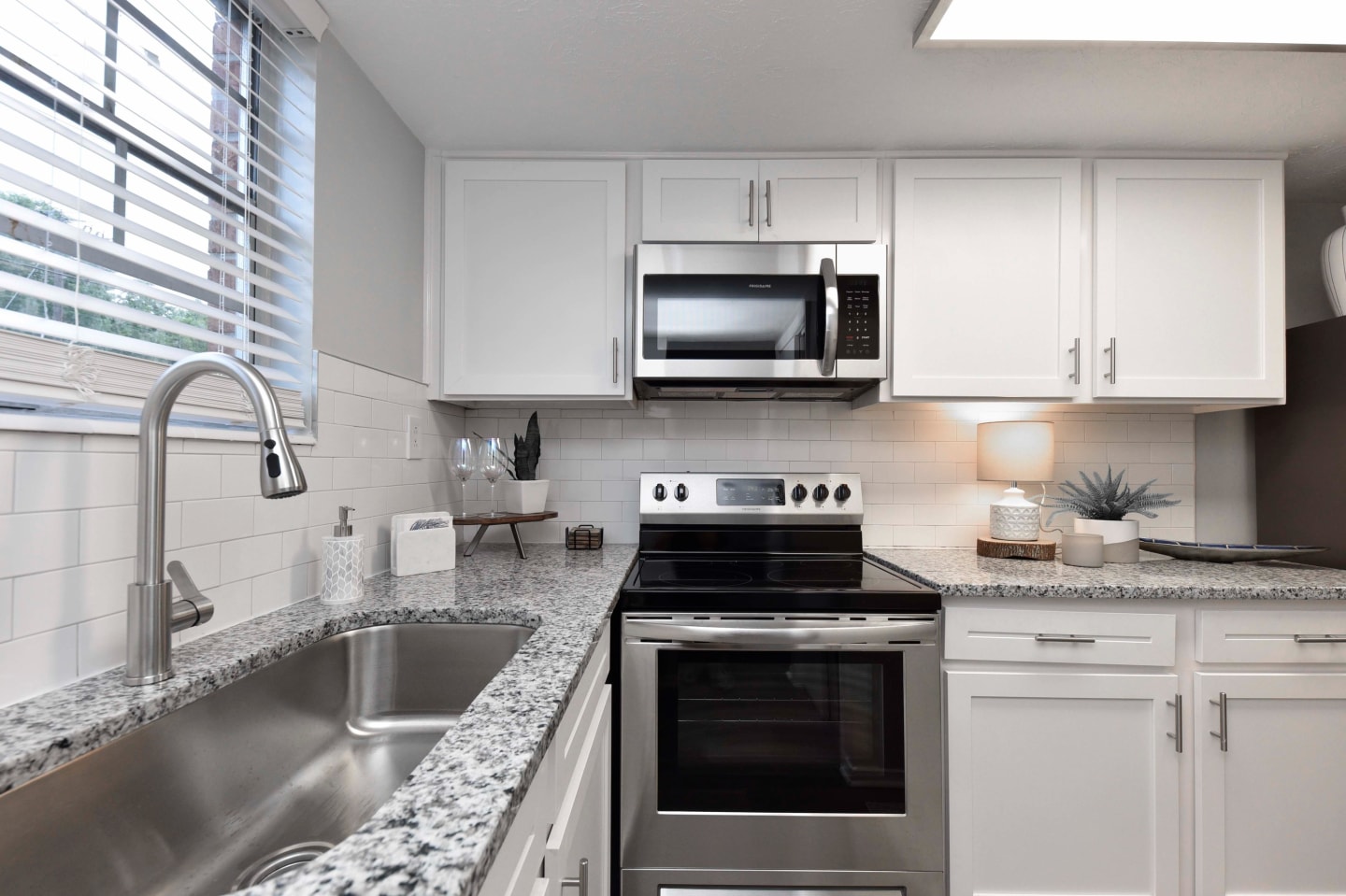 The Huntley Apartment Homes Image 1