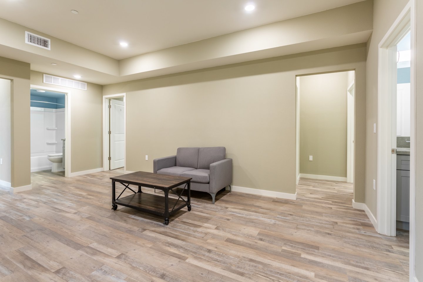 1238 W 37th Place - Co-Living Image 6