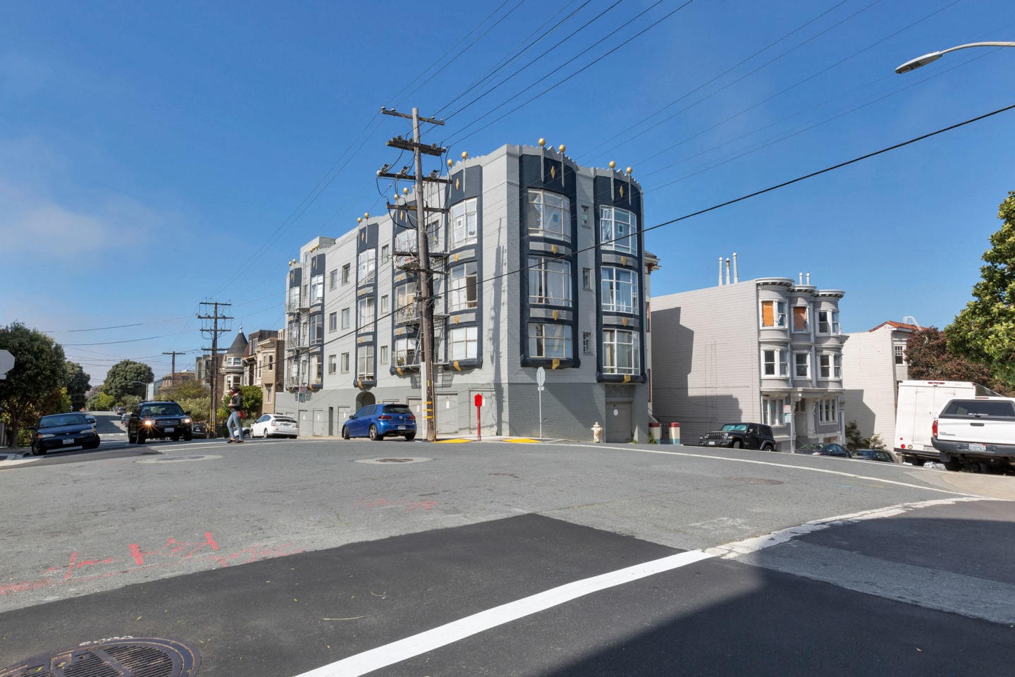 900 Broderick Image 15